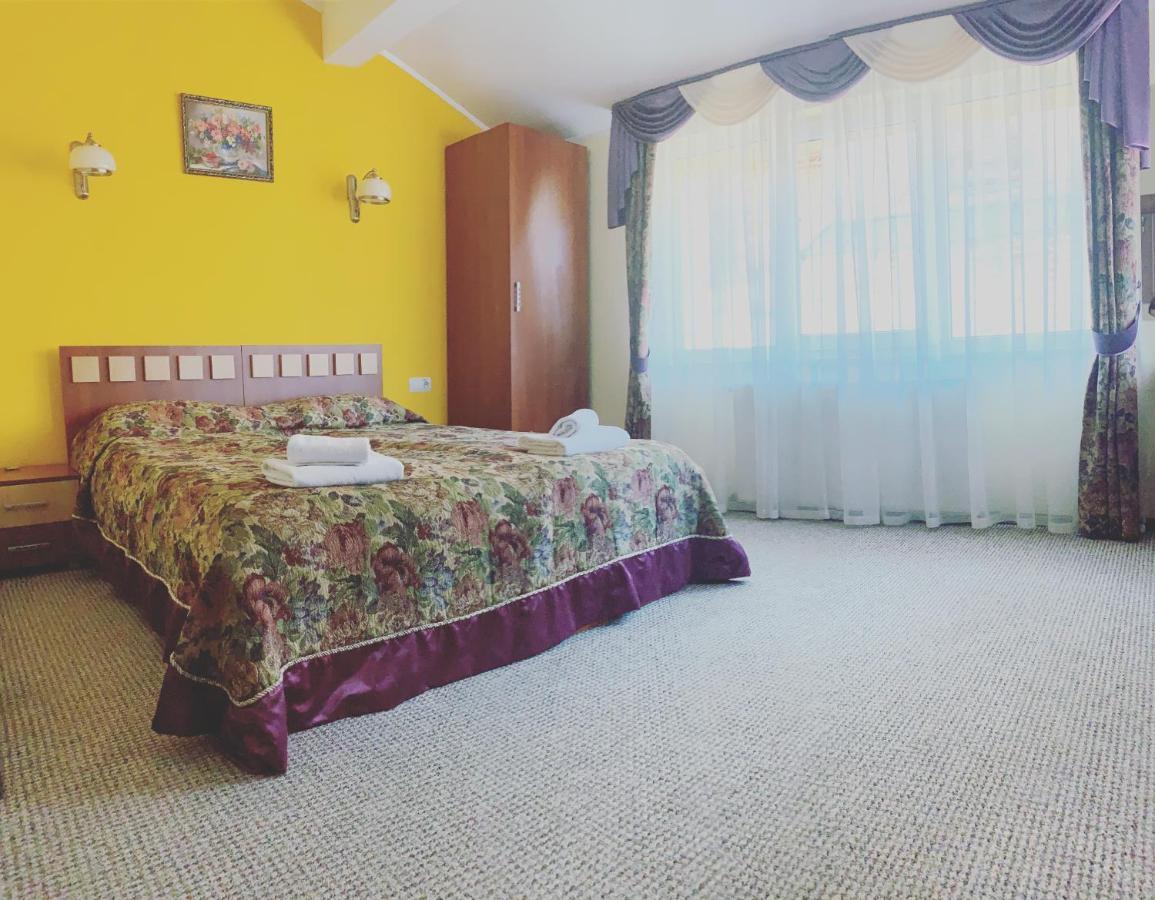 Hotel Leotel Lwów Zewnętrze zdjęcie