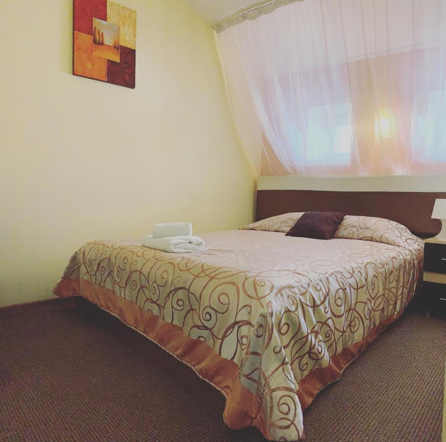 Hotel Leotel Lwów Zewnętrze zdjęcie