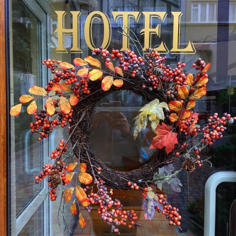 Hotel Leotel Lwów Zewnętrze zdjęcie