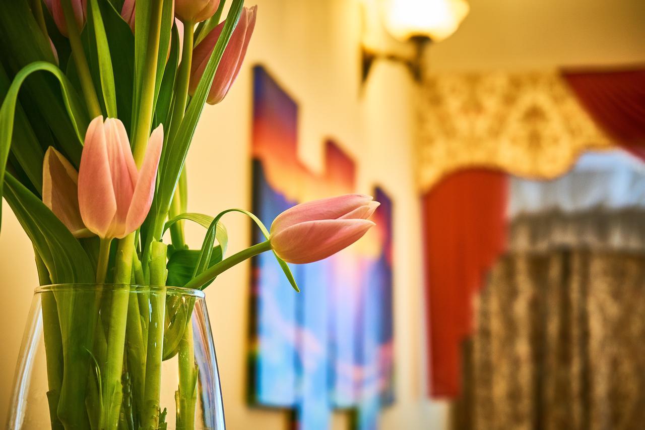 Hotel Leotel Lwów Zewnętrze zdjęcie
