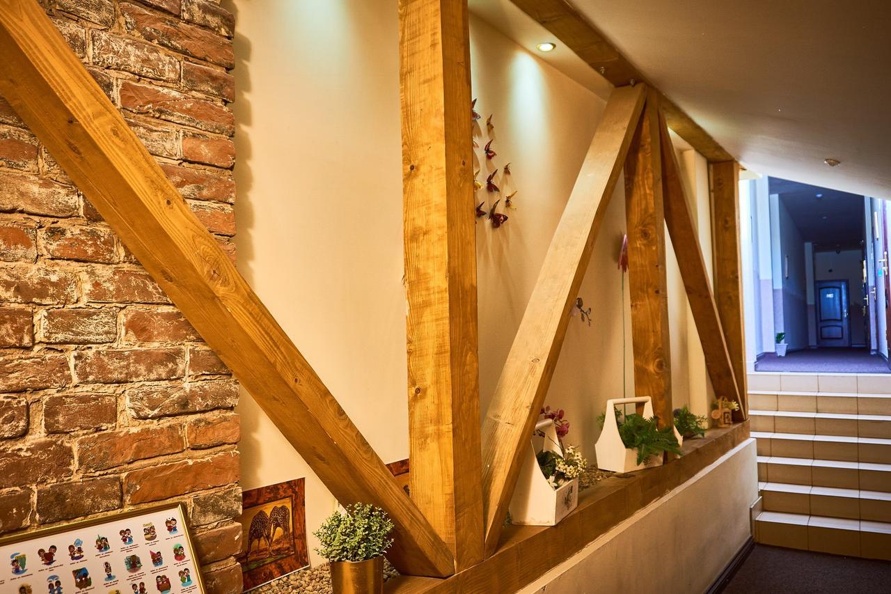Hotel Leotel Lwów Zewnętrze zdjęcie