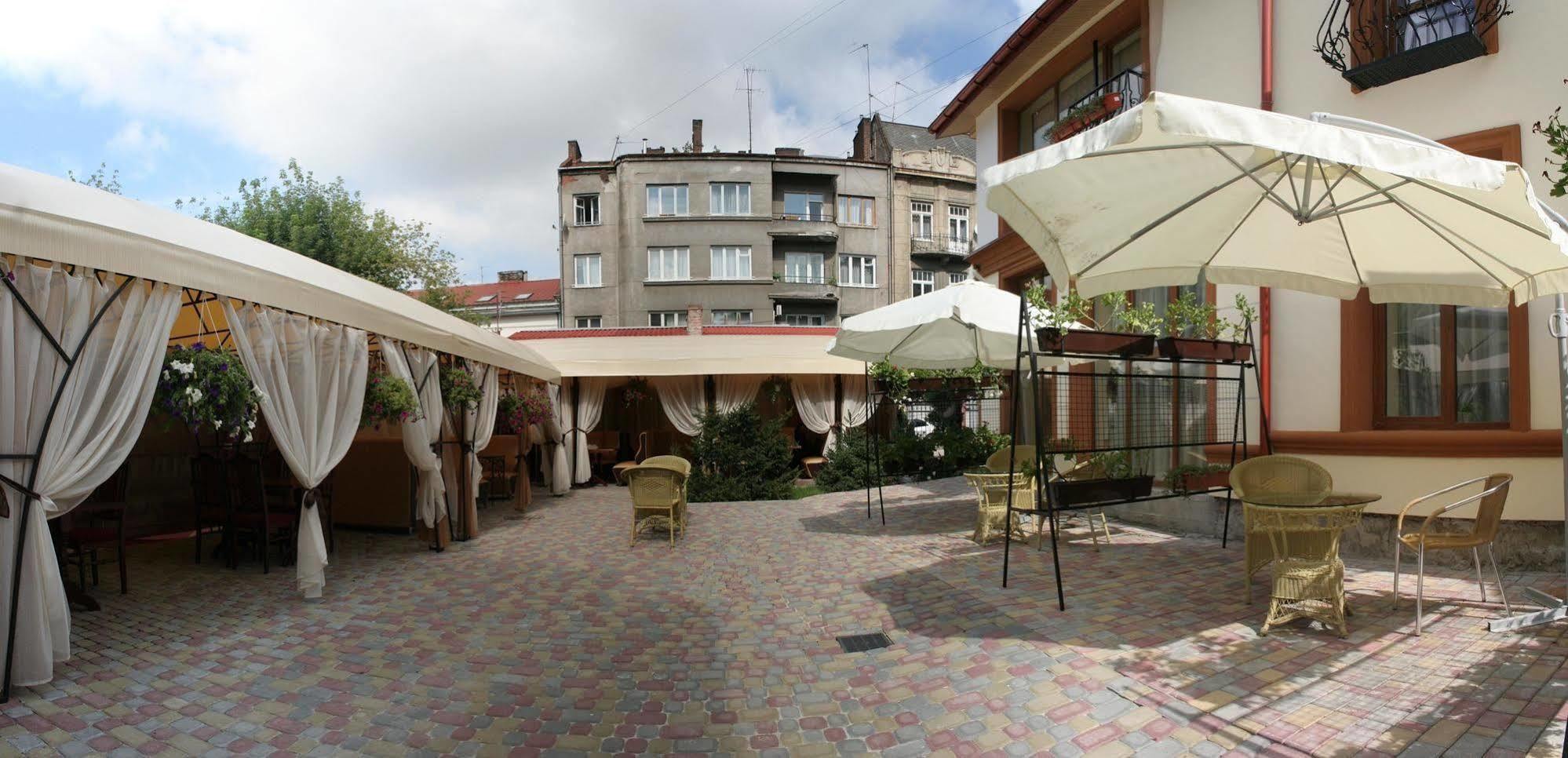 Hotel Leotel Lwów Zewnętrze zdjęcie