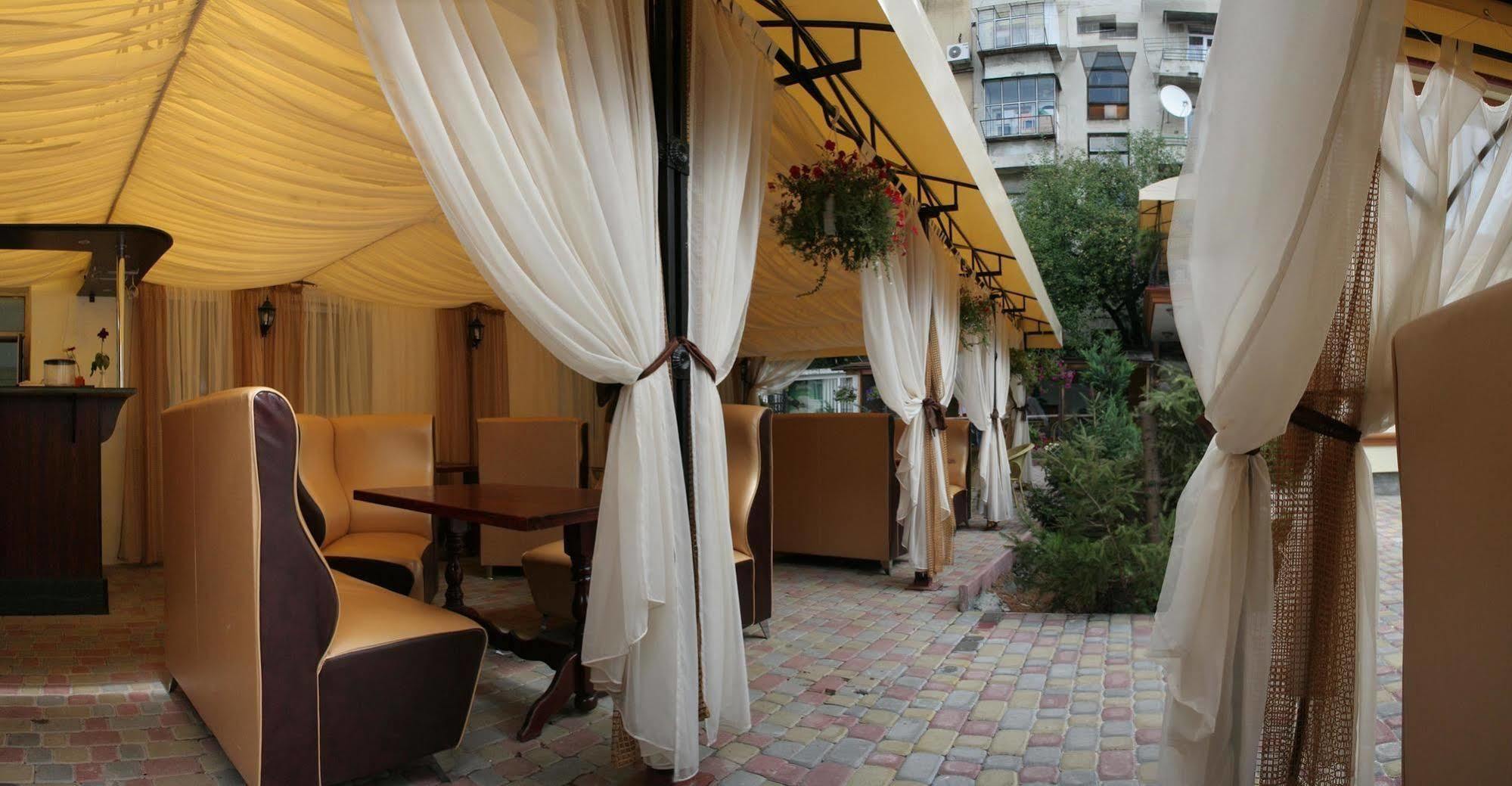 Hotel Leotel Lwów Restauracja zdjęcie