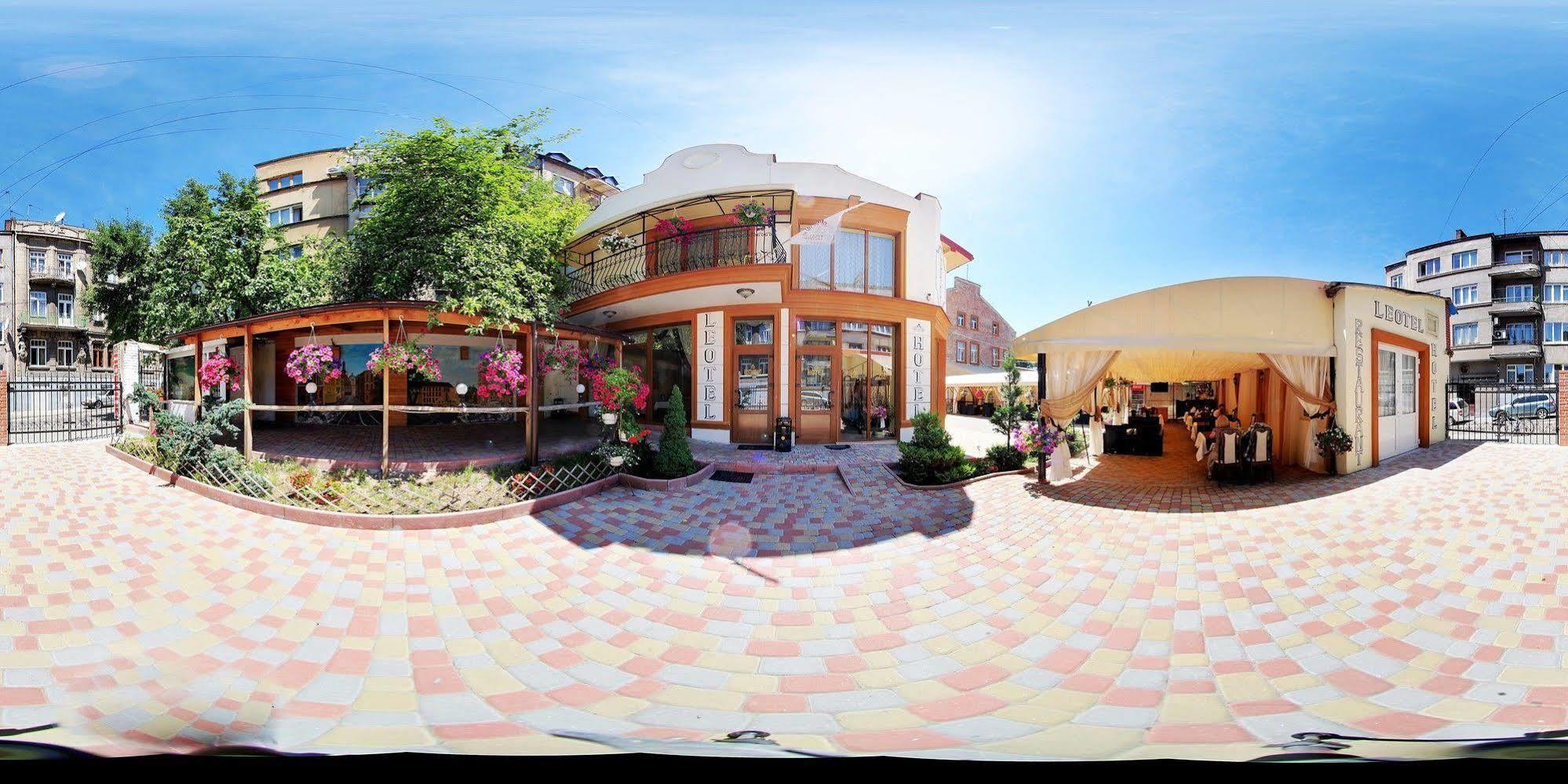 Hotel Leotel Lwów Zewnętrze zdjęcie